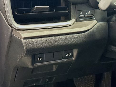 Used 2025 Toyota Grand Highlander AWD image 17