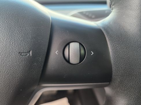 Used 2021 Tesla Model Y 2WD image 14