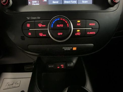 Used 2018 Kia Soul + FWD image 18