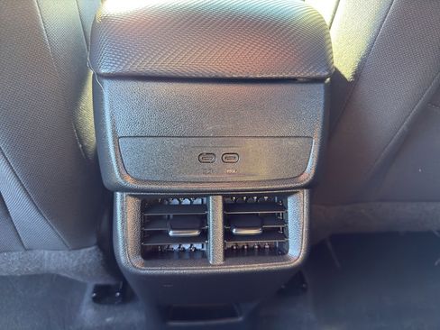 Used 2025 Chevrolet Equinox LT image 31