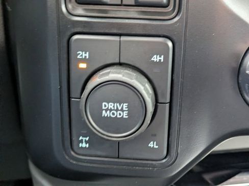 Used 2024 Ford F250 Lariat w/ Lariat Ultimate Package AWD/4WD image 27