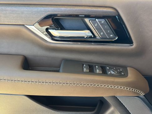 New 2026 GMC Yukon XL Denali Ultimate AWD/4WD image 11