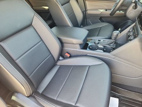 Used 2022 Volkswagen Atlas SE w/ Panoramic Sunroof Package AWD/4WD image 16