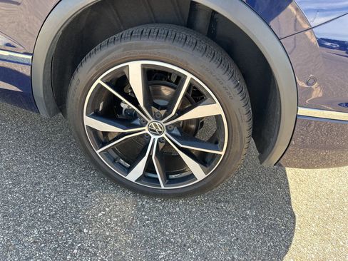 Used 2022 Volkswagen Tiguan SEL R-Line AWD/4WD image 7