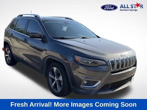 Used 2019 Jeep Cherokee Limited image 1
