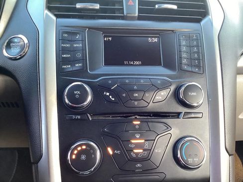 Used 2018 Ford Fusion SE FWD image 31