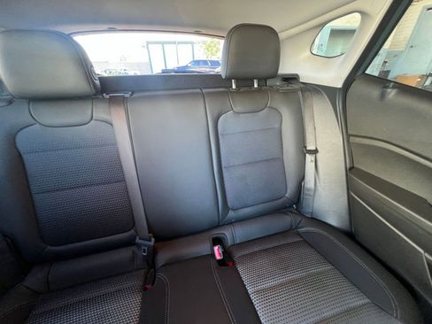 Used 2025 Chevrolet Trax LT w/ LT Convenience Package FWD image 37