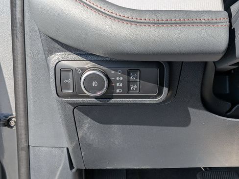 Certified 2025 Ford Explorer Active w/ Active Comfort Package AWD/4WD image 17