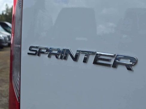 Used 2025 Mercedes-Benz Sprinter 2500 image 17
