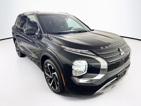 Used 2023 Mitsubishi Outlander SEL AWD/4WD image 3