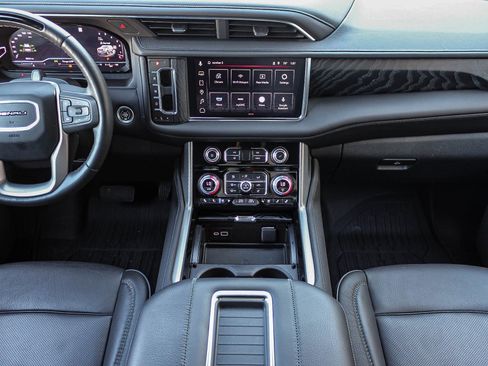 Used 2024 GMC Yukon Denali w/ Advanced Technology Package AWD/4WD image 13