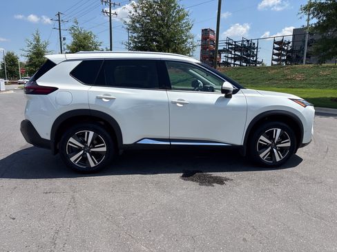 Used 2023 Nissan Rogue SL w/ SL Premium Package AWD/4WD image 10