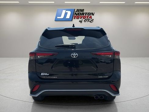 Used 2025 Toyota Highlander XSE AWD/4WD image 6