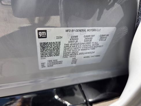 Certified 2025 Chevrolet Silverado EV RST image 22