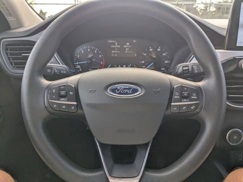 Certified 2020 Ford Escape SE image 30