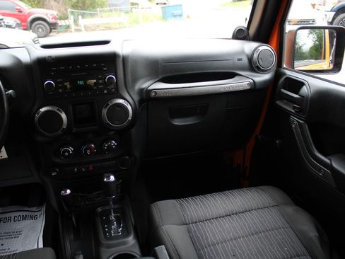 Used 2012 Jeep Wrangler Sport w/ Connectivity Group image 16