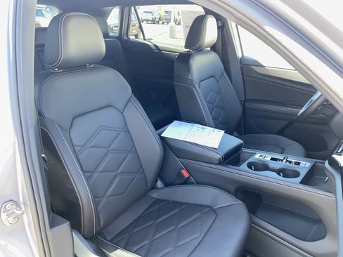 Used 2024 Volkswagen Atlas Cross Sport SE AWD/4WD image 21
