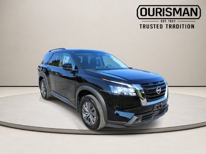 Used 2025 Nissan Pathfinder SV w/ SV Premium Package