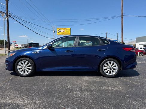 Used 2017 Kia Optima LX w/ Option Group 014 FWD image 8