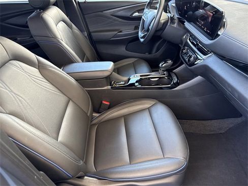 Used 2025 Buick Envista Sport Touring image 33