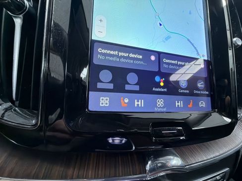 Used 2023 Volvo XC60 B5 Ultimate w/ Climate Package image 23