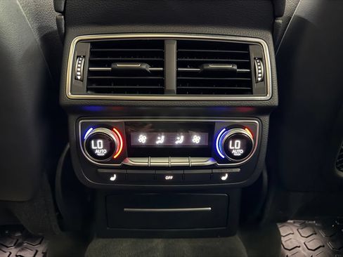 Used 2017 Audi Q7 3.0T Premium Plus AWD/4WD image 29