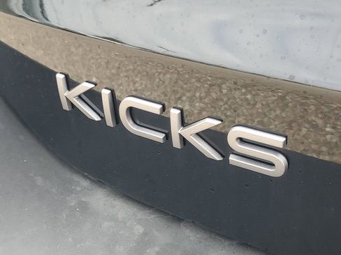New 2025 Nissan Kicks SR image 6