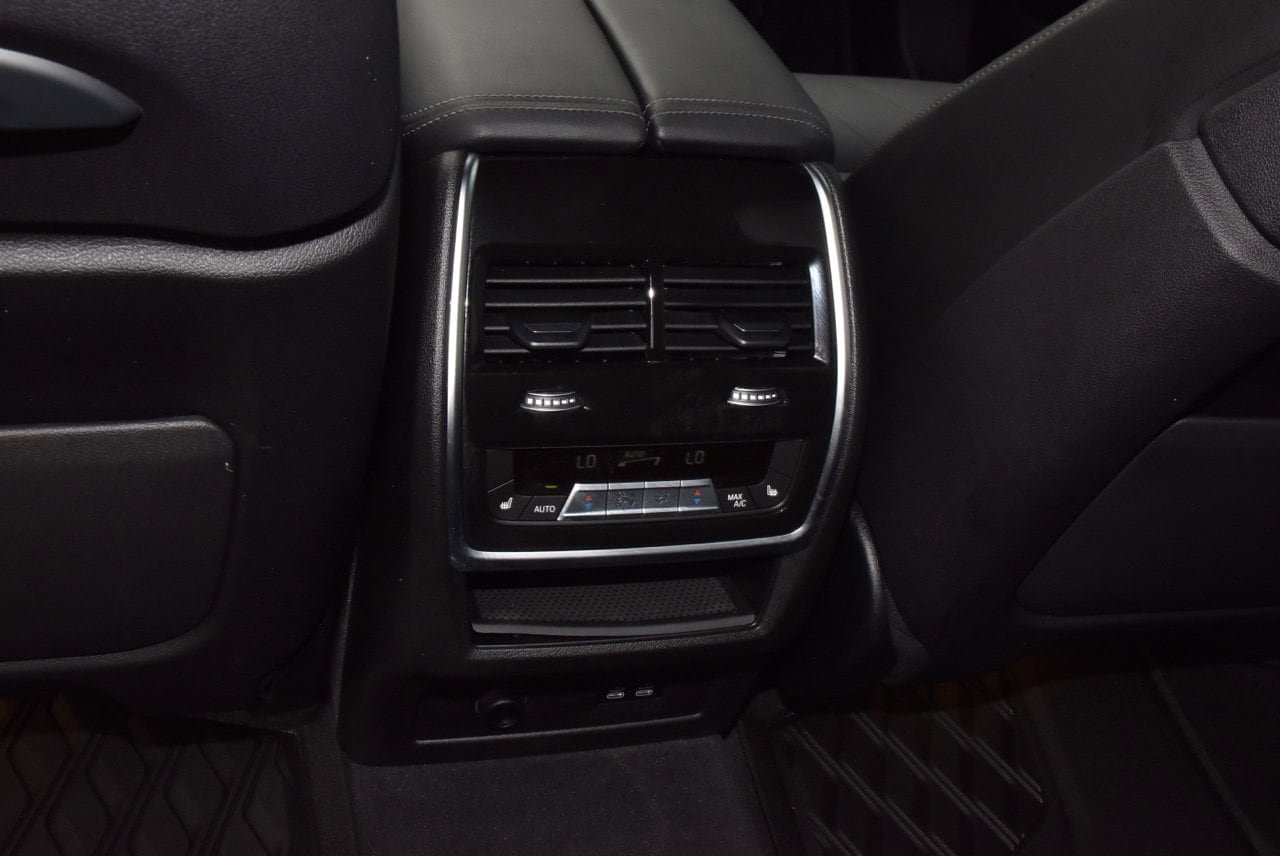 Used 2024 BMW X7 xDrive40i w/ M Sport Package AWD/4WD image 19