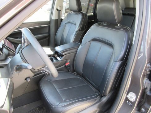 Used 2022 Jeep Grand Cherokee Limited 4xe w/ Luxury Tech Group II AWD/4WD image 22