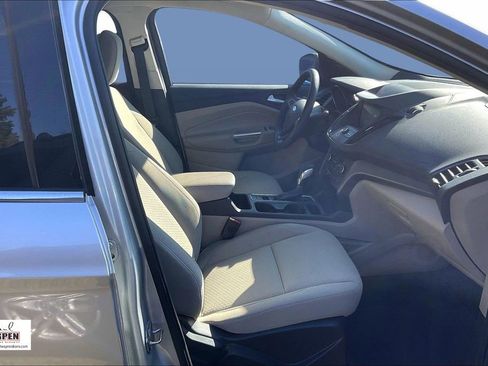 Used 2019 Ford Escape SE image 7