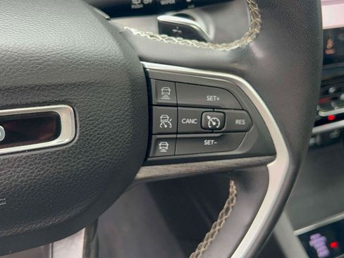 Used 2023 Jeep Grand Cherokee 4WD 4xe w/ Luxury Tech Group II image 18