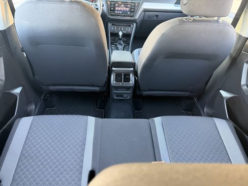 Used 2018 Volkswagen Tiguan S image 37