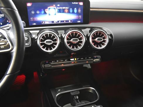 Used 2021 Mercedes-Benz CLA 250 w/ Premium Package image 25