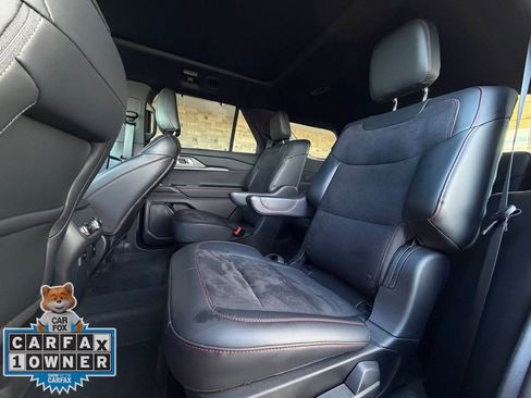 Used 2025 Ford Explorer ST image 25