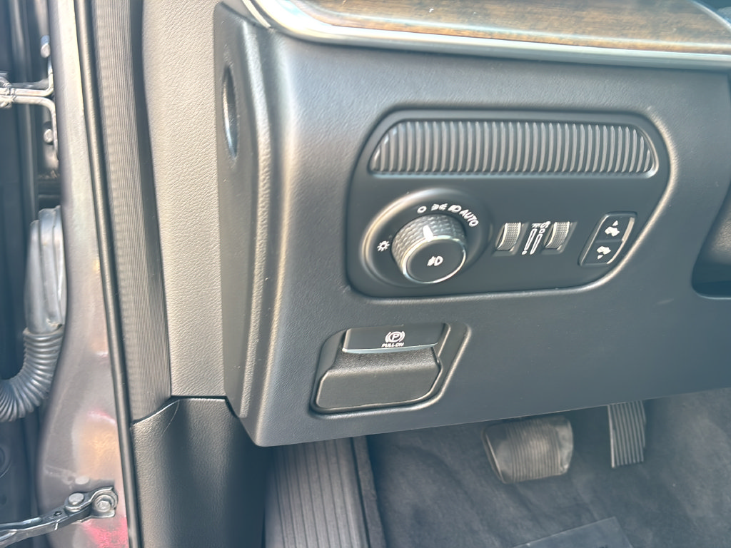 Used 2022 Jeep Grand Wagoneer Series II w/ Convenience Group III AWD/4WD image 24