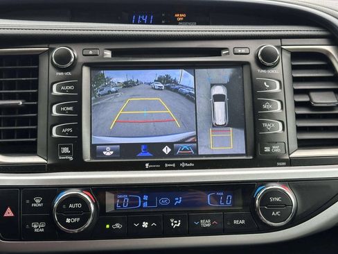 Used 2019 Toyota Highlander Limited Platinum AWD/4WD image 37