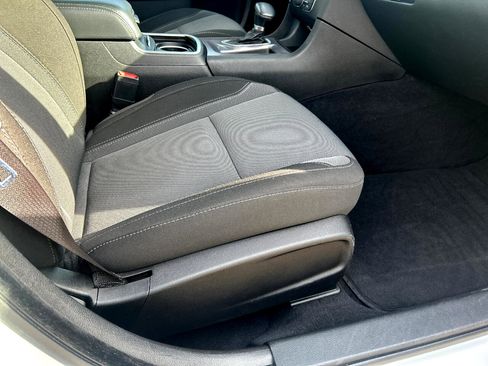 Used 2022 Dodge Charger SXT w/ Driver Convenience Group image 8