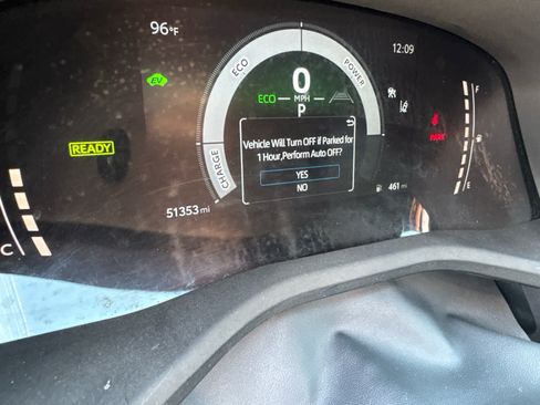 Used 2025 Toyota Camry LE w/ Convenience Package FWD image 9