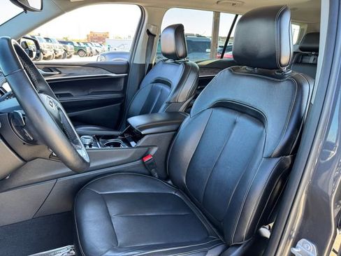 Used 2022 Jeep Grand Cherokee L Limited image 14