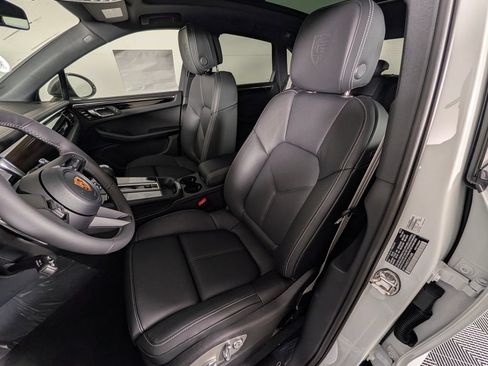 New 2026 Porsche Macan Turbo AWD/4WD image 5