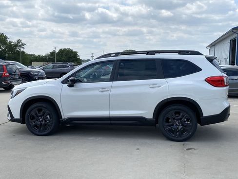 Used 2025 Subaru Ascent Bronze Edition image 3