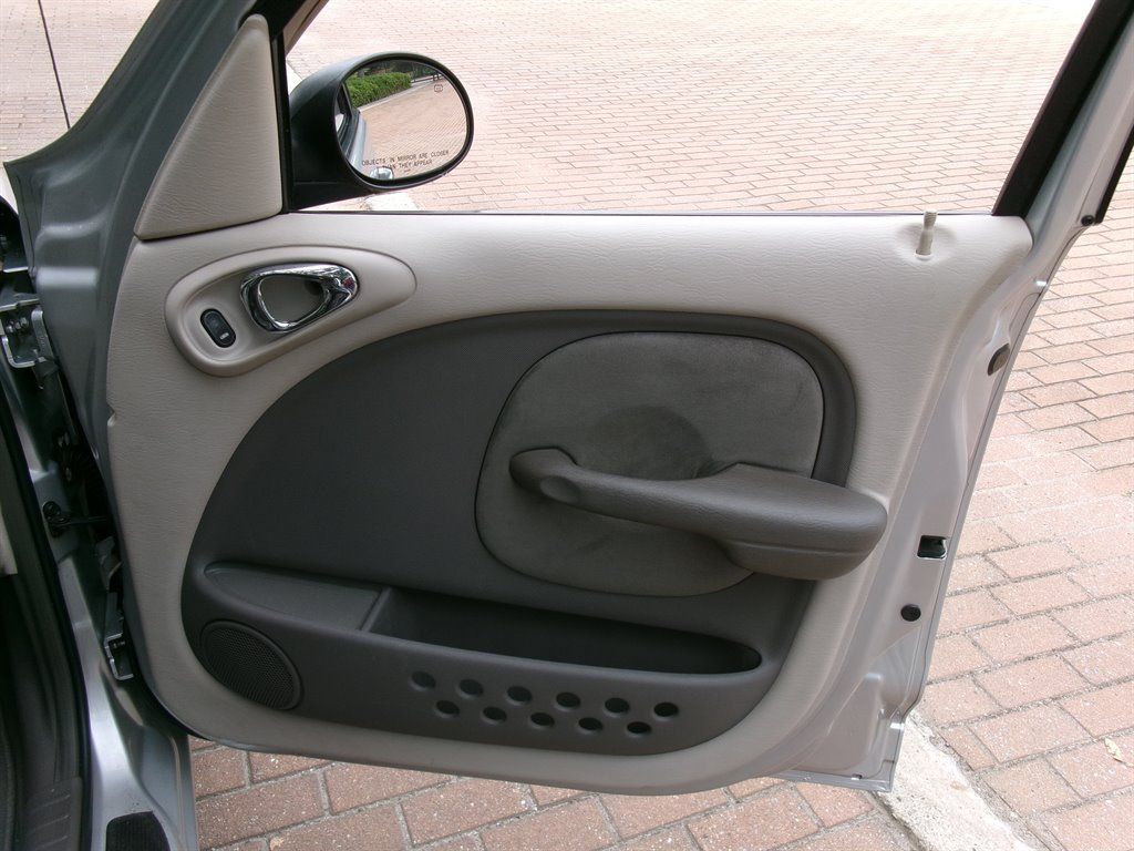 Used 2001 Chrysler PT Cruiser FWD image 16