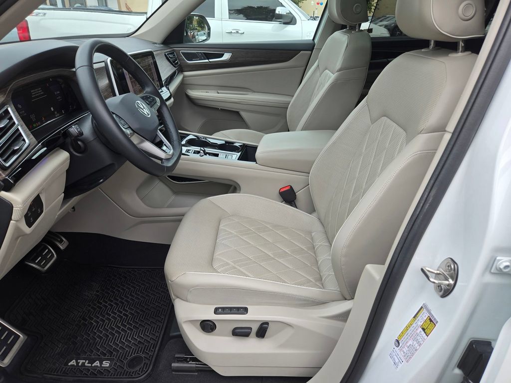 Used 2024 Volkswagen Atlas SEL Premium R-Line AWD/4WD image 19