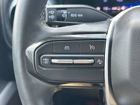 Used 2024 Chevrolet Colorado LT w/ LT Convenience Package II AWD/4WD image 21