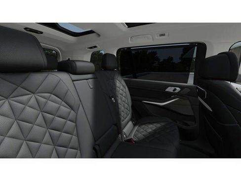 Used 2026 BMW X7 xDrive40i w/ Executive Package image 12