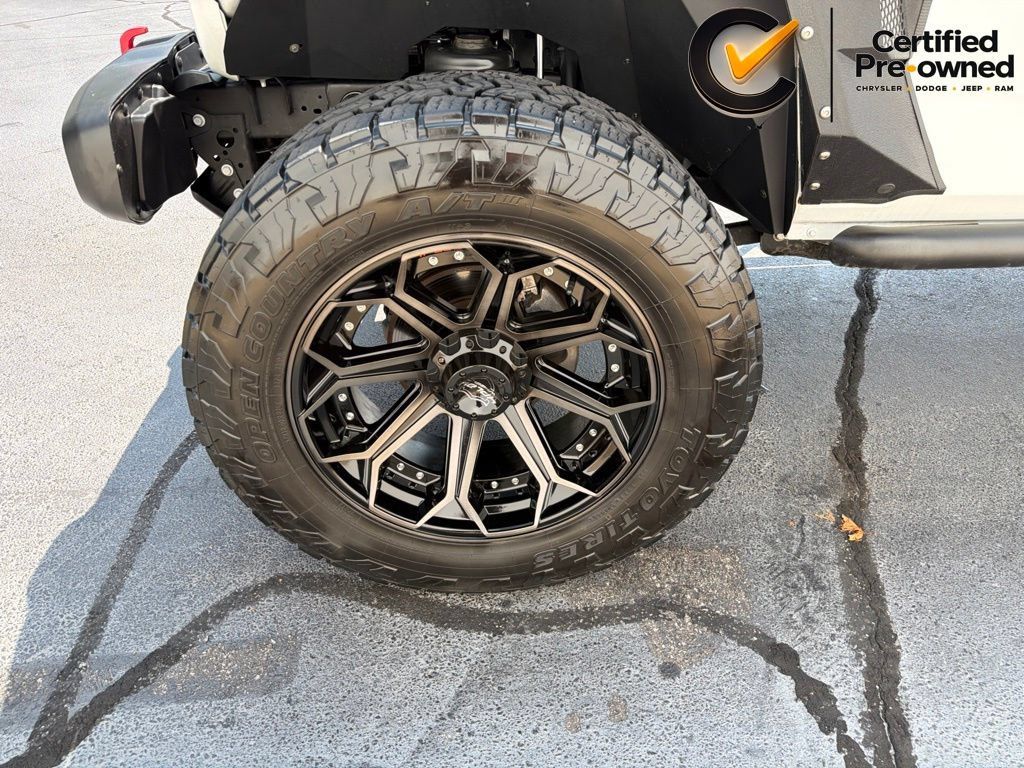 Certified 2021 Jeep Gladiator Rubicon AWD/4WD image 24