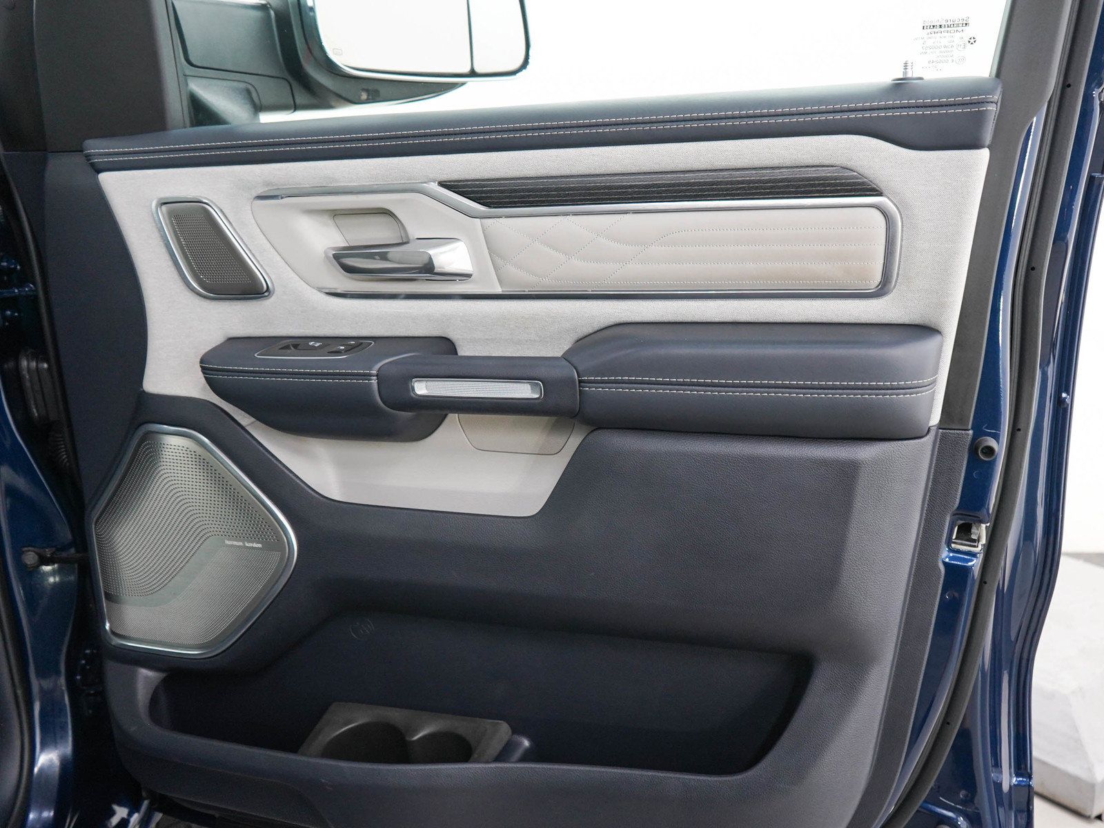 Used 2022 RAM 1500 Limited AWD/4WD image 13