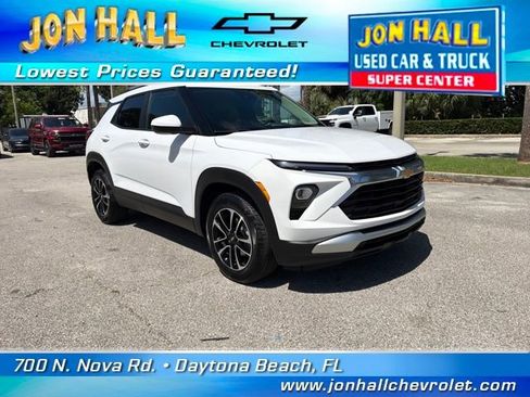 Used 2025 Chevrolet TrailBlazer LT w/ LT Cold Weather Package image 1