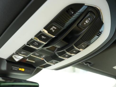 New 2026 Porsche Macan image 36