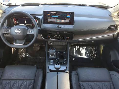 Certified 2025 Nissan Rogue Platinum w/ Tech Package AWD/4WD image 15